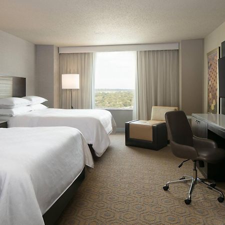 Sheraton Overland Park Hotel At The Convention Center Exterior foto