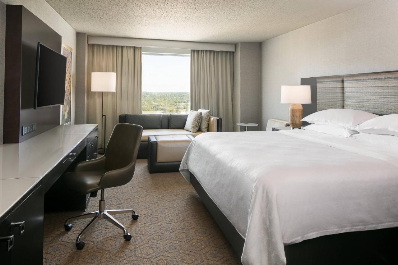 Sheraton Overland Park Hotel At The Convention Center Exterior foto