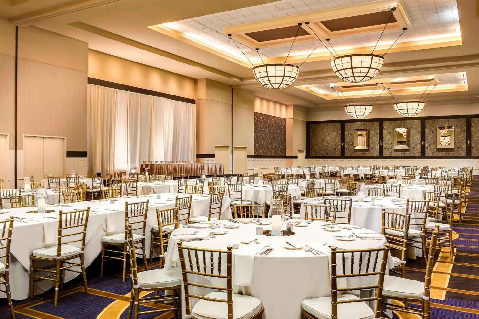 Sheraton Overland Park Hotel At The Convention Center Exterior foto