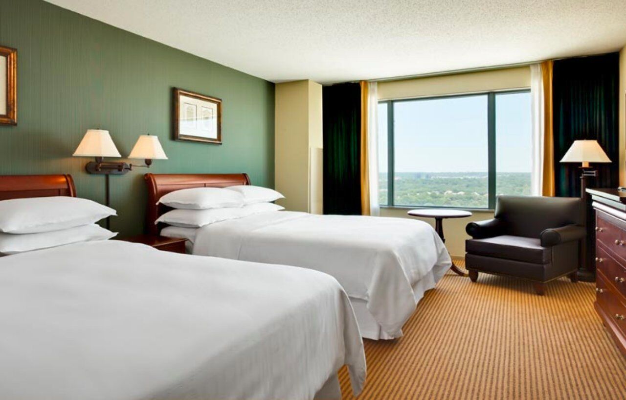 Sheraton Overland Park Hotel At The Convention Center Exterior foto